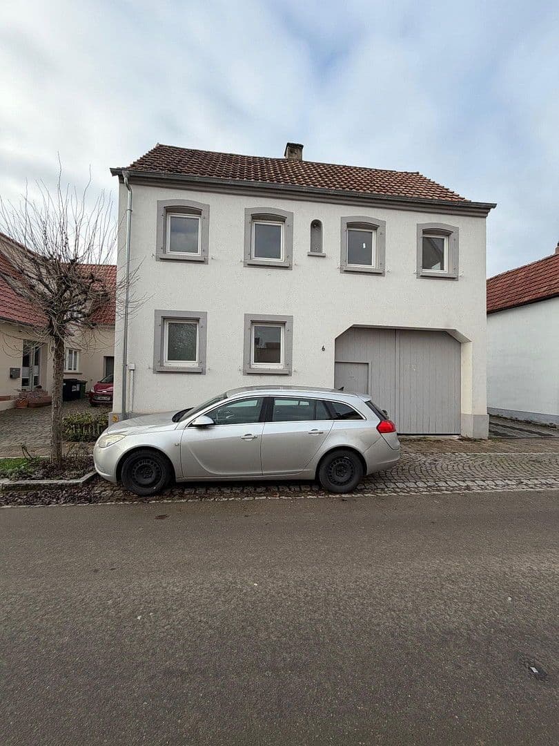 Predaj domu 120 m², pozemek 250 m², Lehrgasse 6, Herxheim bei Landau/Pfalz, Porýnie-Falcko Predaj domu 120 m², pozemek 250 m², Lehrgasse 6, Herxheim bei Landau/Pfalz, Porýnie-Falcko