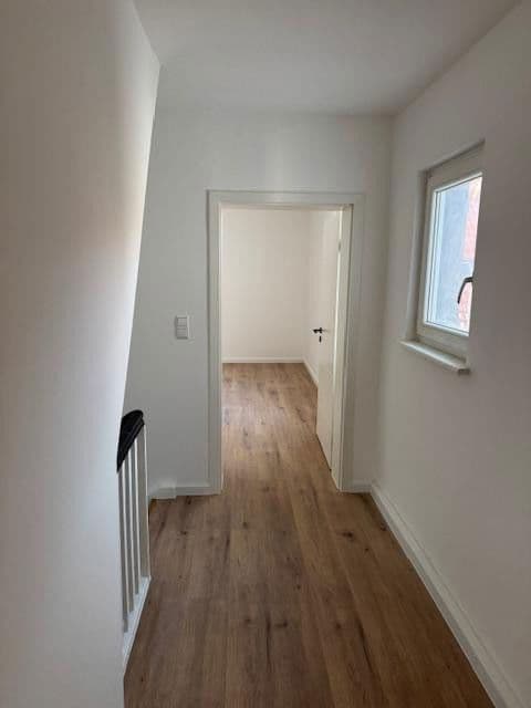 Predaj domu 120 m², pozemek 250 m², Lehrgasse 6, Herxheim bei Landau/Pfalz, Porýnie-Falcko Predaj domu 120 m², pozemek 250 m², Lehrgasse 6, Herxheim bei Landau/Pfalz, Porýnie-Falcko