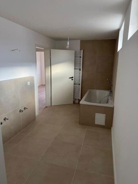 Predaj domu 120 m², pozemek 250 m², Lehrgasse 6, Herxheim bei Landau/Pfalz, Porýnie-Falcko Predaj domu 120 m², pozemek 250 m², Lehrgasse 6, Herxheim bei Landau/Pfalz, Porýnie-Falcko