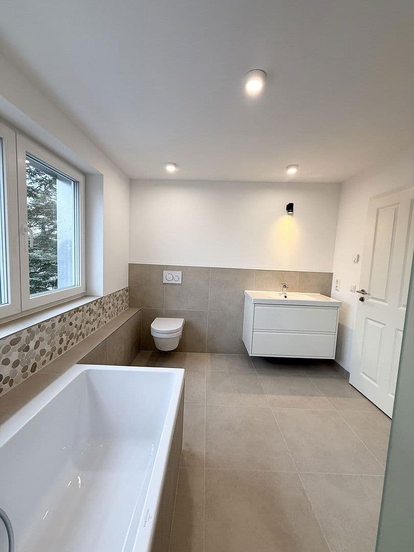 Prenájom bytu 3-izbový 92 m², Berlin, Berlín Prenájom bytu 3-izbový 92 m², Berlin, Berlín