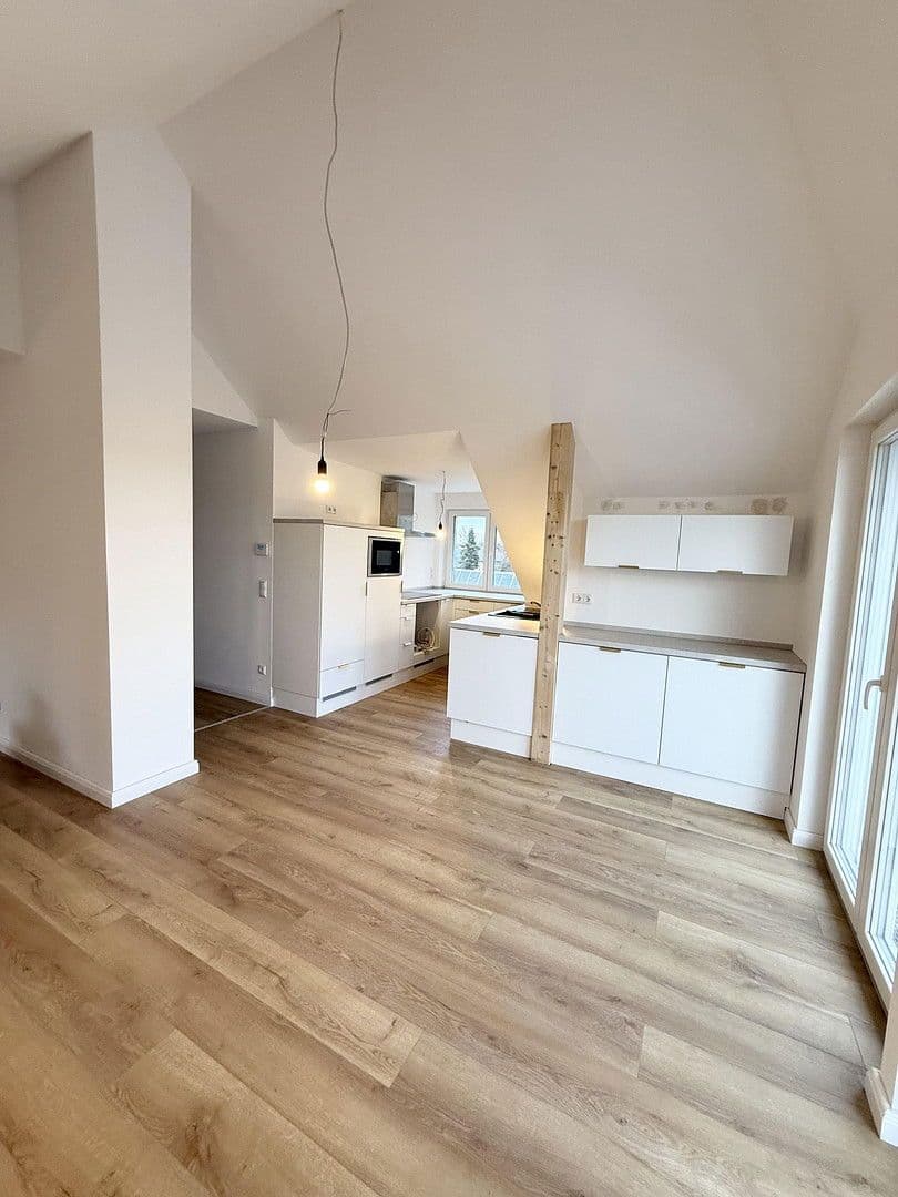 Prenájom bytu 3-izbový 92 m², Berlin, Berlín Prenájom bytu 3-izbový 92 m², Berlin, Berlín