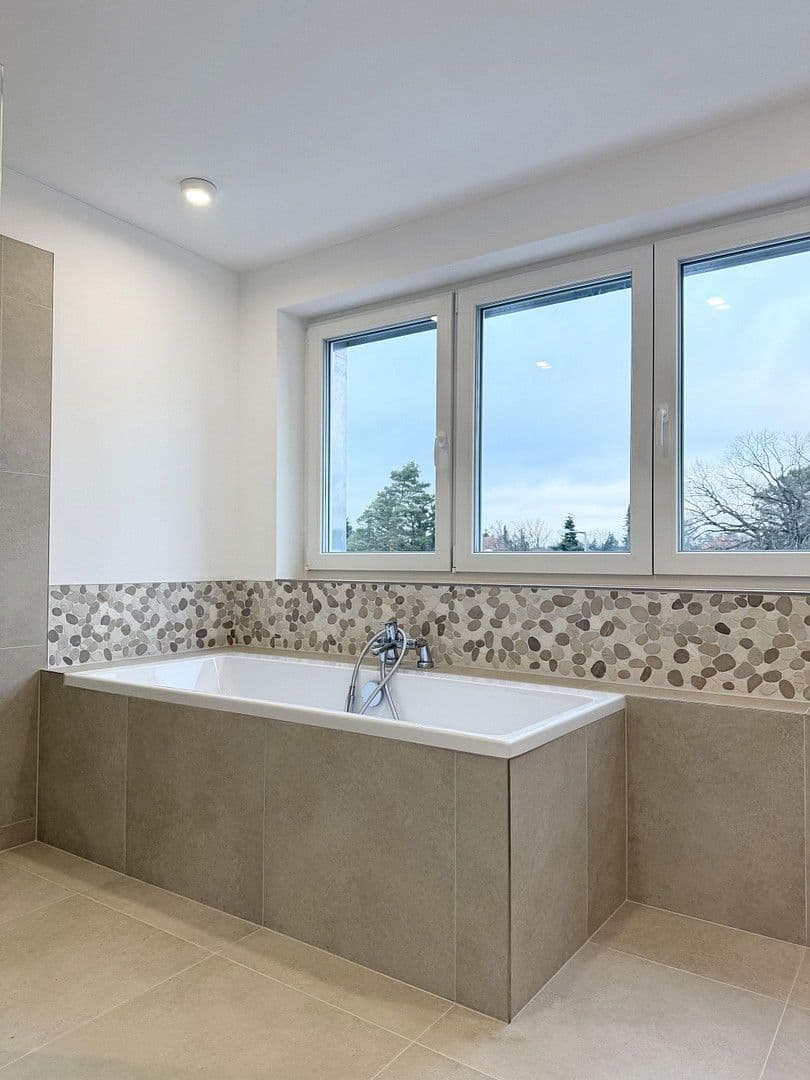 Prenájom bytu 3-izbový 92 m², Berlin, Berlín Prenájom bytu 3-izbový 92 m², Berlin, Berlín