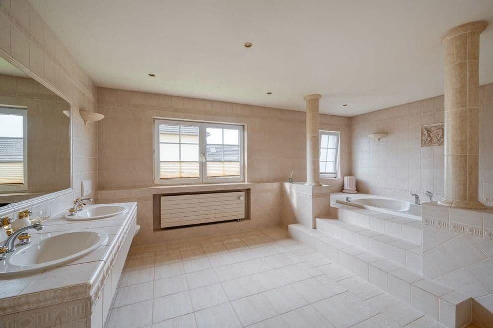 Predaj domu 550 m², pozemek 1.409 m², Werder (Havel), Brandenbursko Predaj domu 550 m², pozemek 1.409 m², Werder (Havel), Brandenbursko