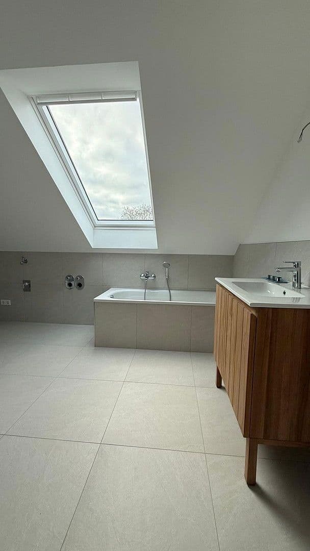 Prenájom bytu 3-izbový 83 m², Nieder-Olm, Porýnie-Falcko Prenájom bytu 3-izbový 83 m², Nieder-Olm, Porýnie-Falcko