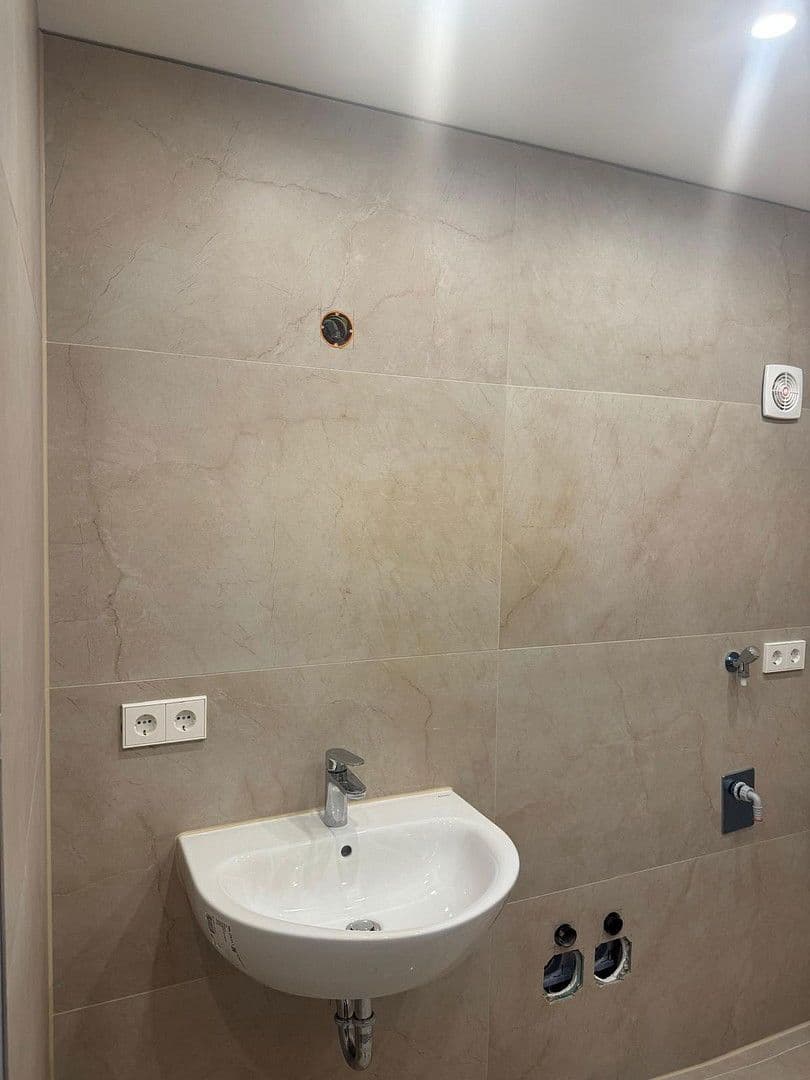 Prenájom bytu 2-izbový 84 m², Wendlingen am Neckar, Bádensko-Wurttembersko Prenájom bytu 2-izbový 84 m², Wendlingen am Neckar, Bádensko-Wurttembersko