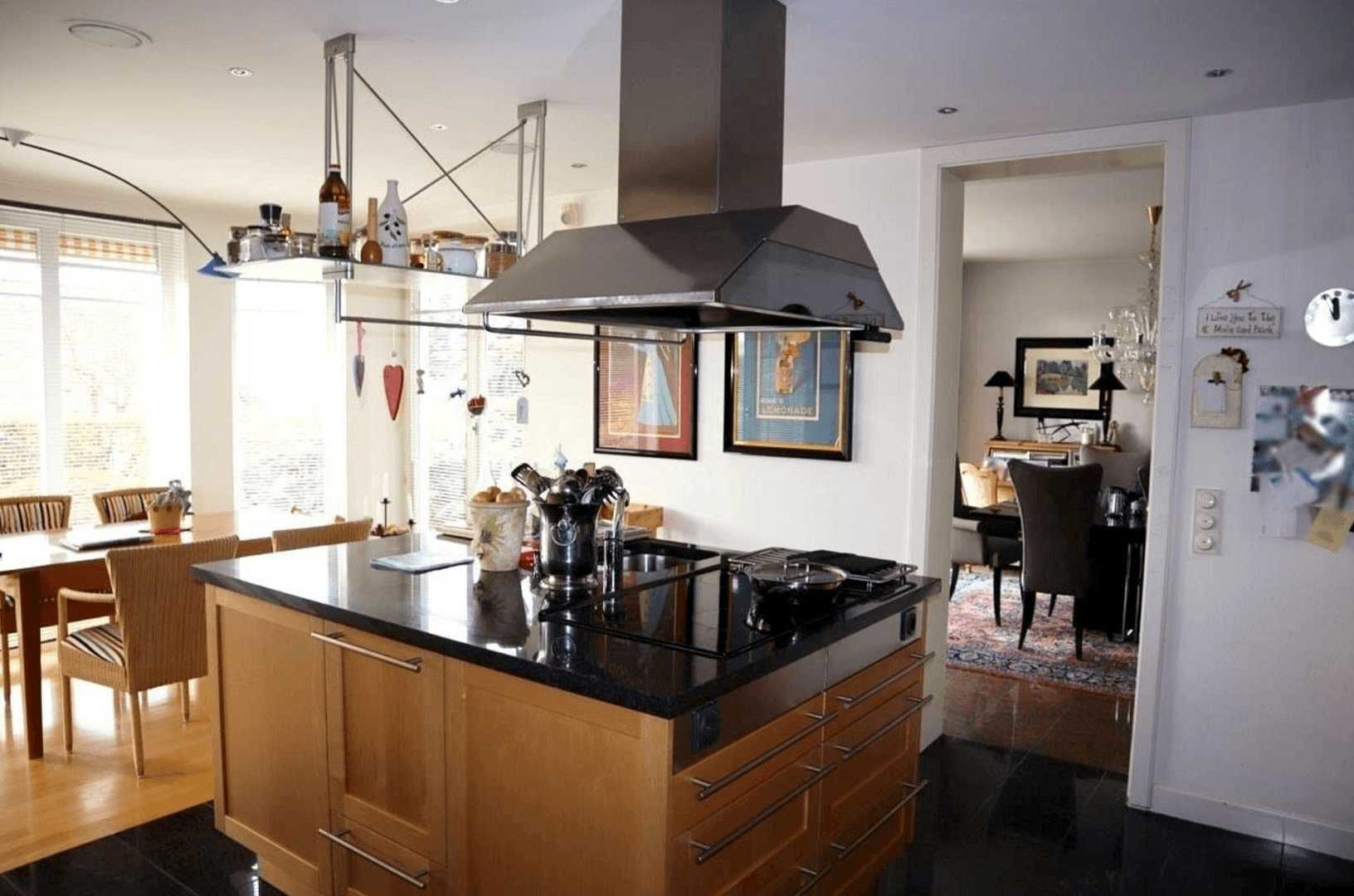 Predaj domu 350 m², pozemek 1.387 m², Flieden, Hesensko Predaj domu 350 m², pozemek 1.387 m², Flieden, Hesensko