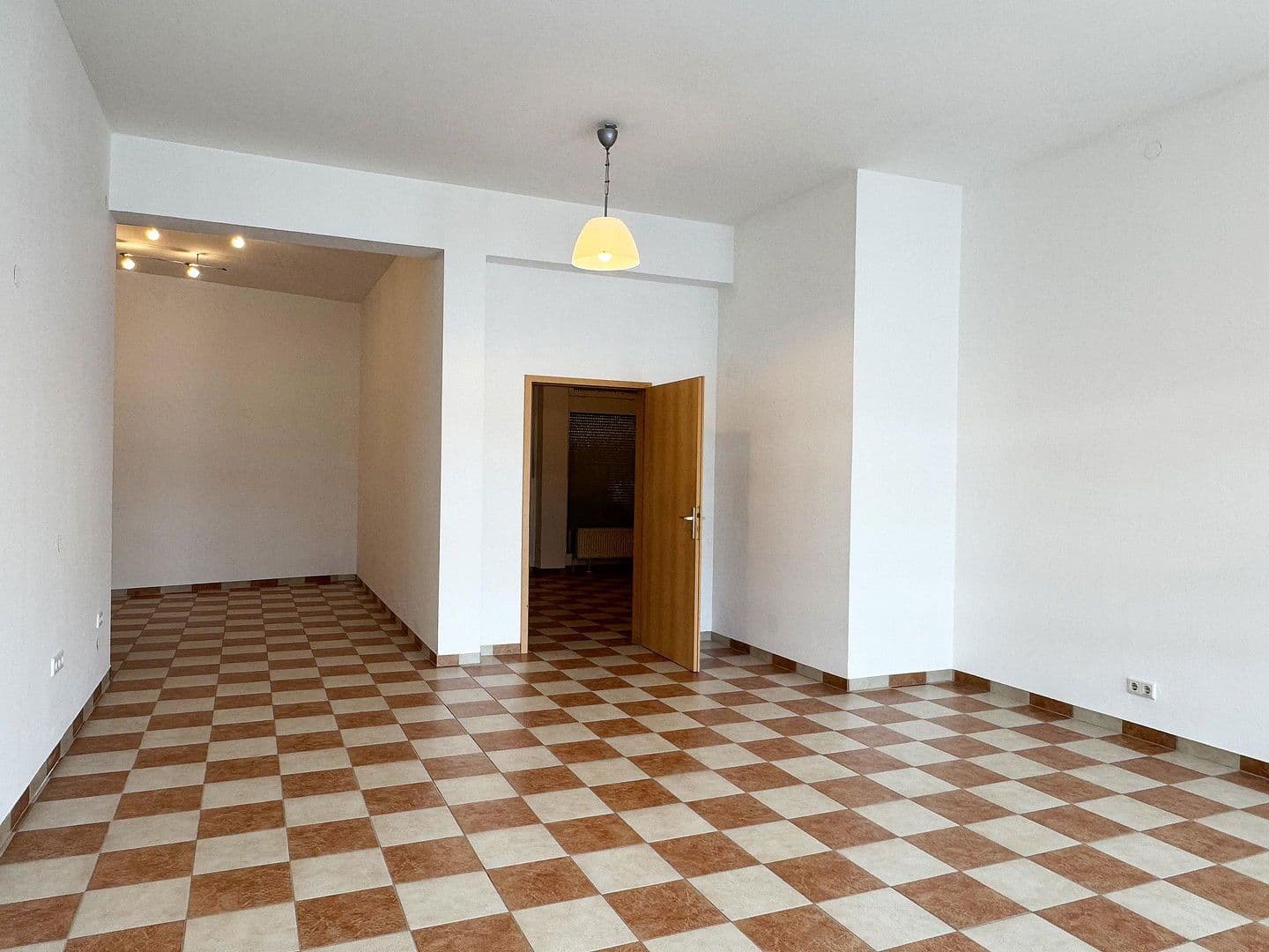 Predaj nebytového priestoru 76 m², Weiserstraße 28, Salzburg, Salzbursko Predaj nebytového priestoru 76 m², Weiserstraße 28, Salzburg, Salzbursko