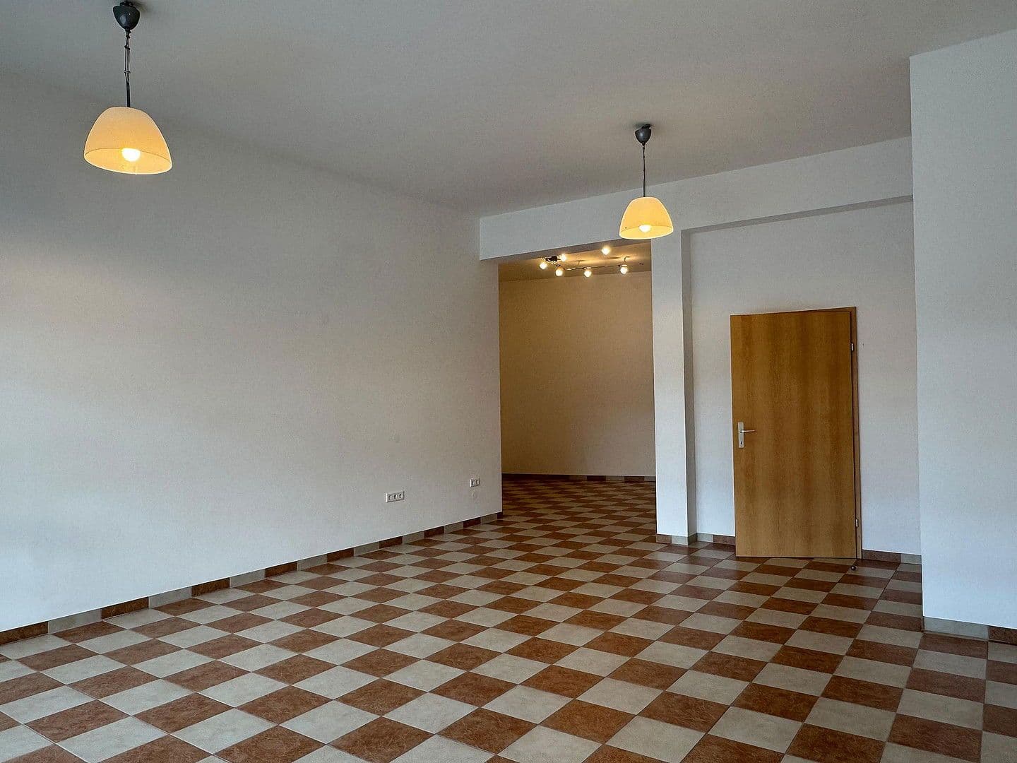 Predaj nebytového priestoru 76 m², Weiserstraße 28, Salzburg, Salzbursko Predaj nebytového priestoru 76 m², Weiserstraße 28, Salzburg, Salzbursko