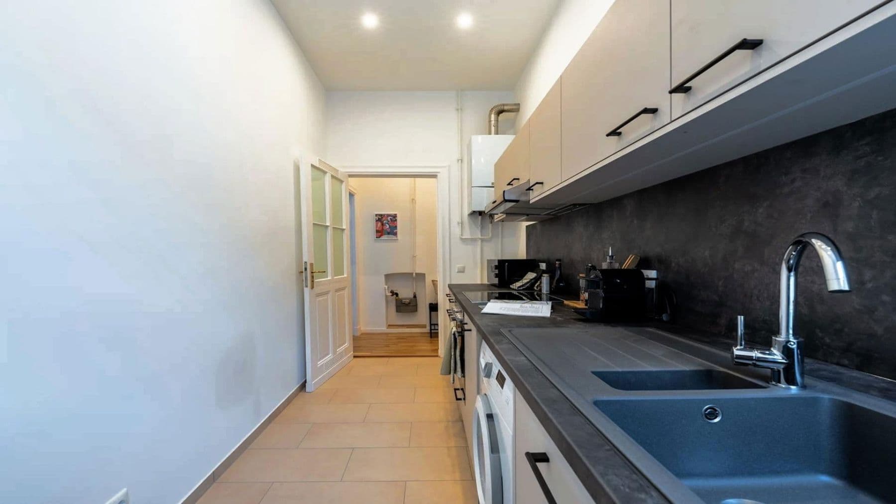 Prenájom bytu 1-izbový 38 m², Berlin, Berlín Prenájom bytu 1-izbový 38 m², Berlin, Berlín