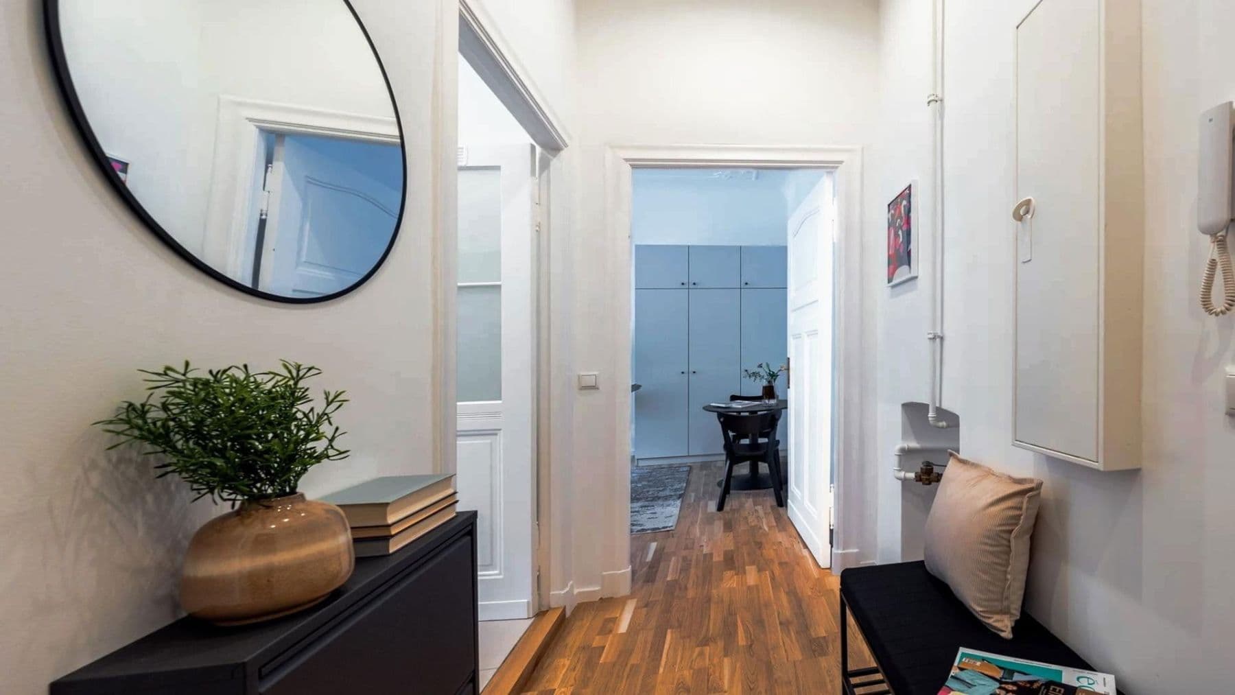 Prenájom bytu 1-izbový 38 m², Berlin, Berlín Prenájom bytu 1-izbový 38 m², Berlin, Berlín