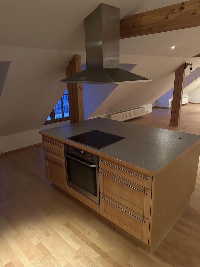 Prenájom bytu 4-izbový 125 m², Vilsbiburg, Bavorsko Prenájom bytu 4-izbový 125 m², Vilsbiburg, Bavorsko