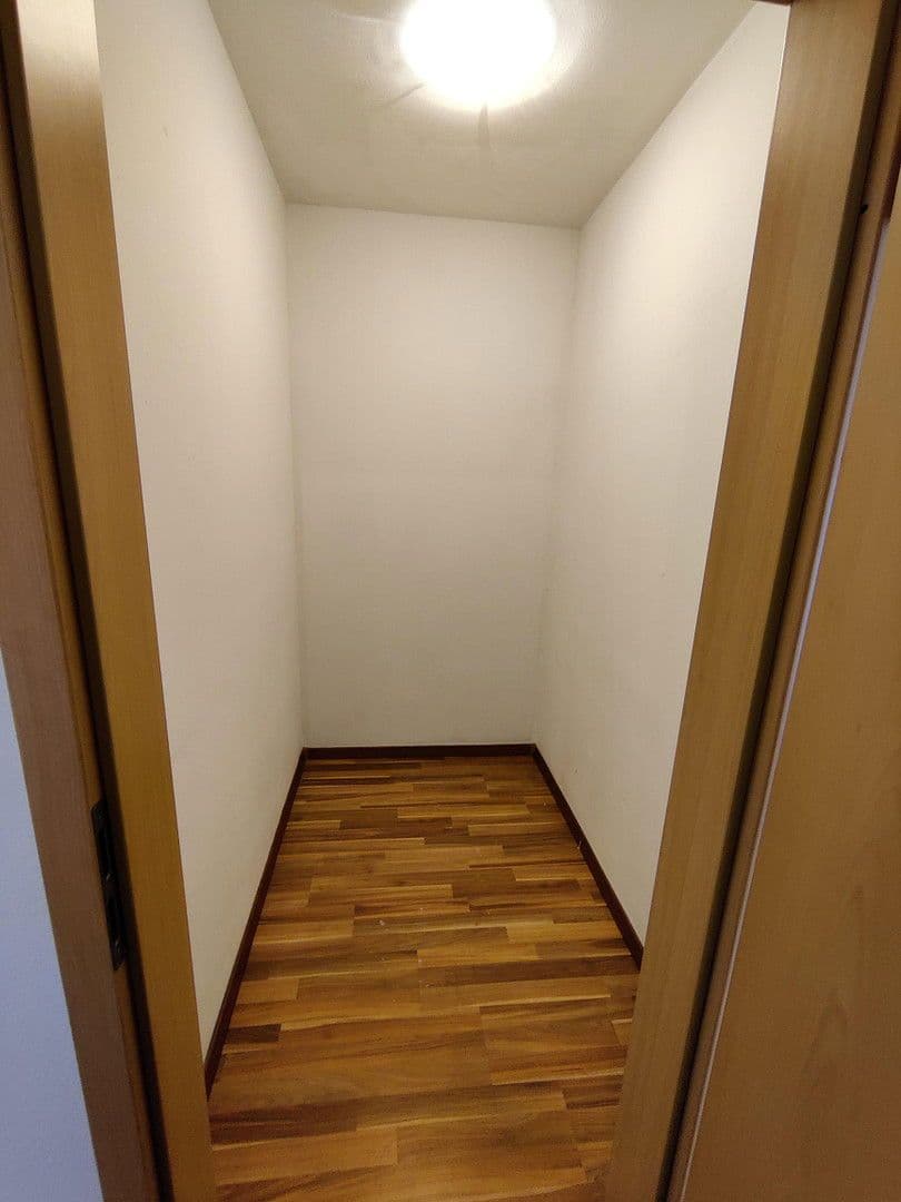 Prenájom bytu 2-izbový 58 m², Mörikestraße 95, Nürtingen, Bádensko-Wurttembersko Prenájom bytu 2-izbový 58 m², Mörikestraße 95, Nürtingen, Bádensko-Wurttembersko