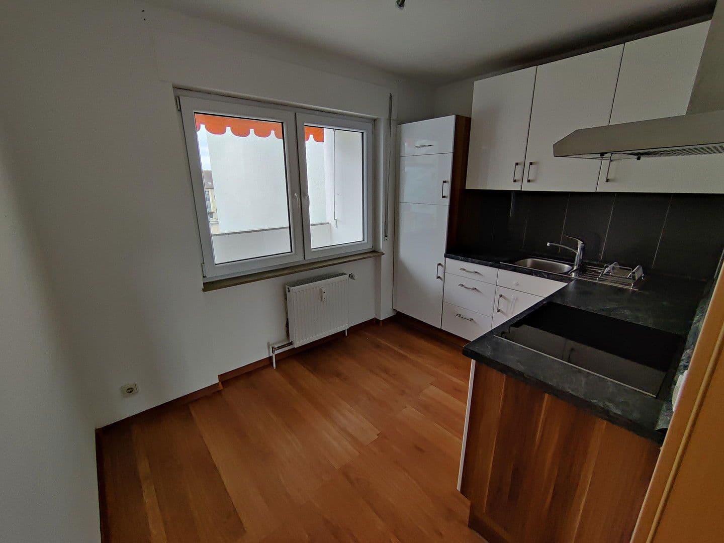 Prenájom bytu 2-izbový 58 m², Mörikestraße 95, Nürtingen, Bádensko-Wurttembersko Prenájom bytu 2-izbový 58 m², Mörikestraße 95, Nürtingen, Bádensko-Wurttembersko