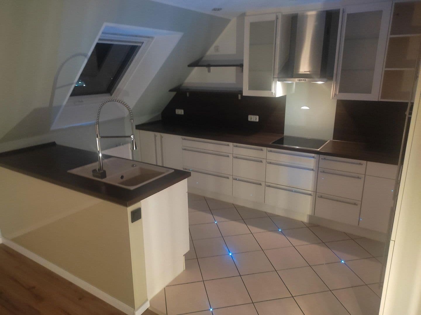 Prenájom bytu 2-izbový 80 m², Deutzer Straße 68, Neuss, Severné Porýnie - Westfálsko Prenájom bytu 2-izbový 80 m², Deutzer Straße 68, Neuss, Severné Porýnie - Westfálsko