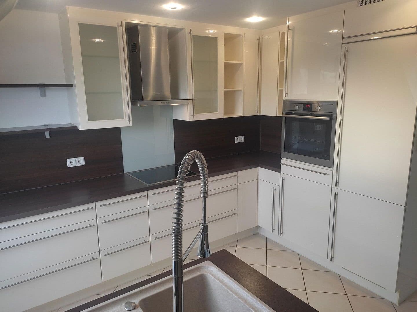 Prenájom bytu 2-izbový 80 m², Deutzer Straße 68, Neuss, Severné Porýnie - Westfálsko Prenájom bytu 2-izbový 80 m², Deutzer Straße 68, Neuss, Severné Porýnie - Westfálsko