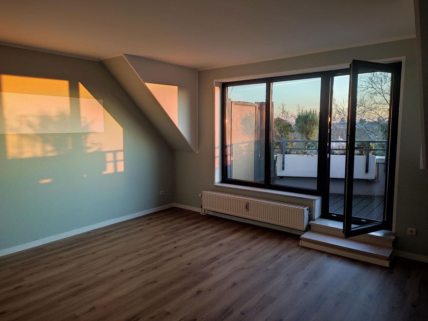 Prenájom bytu 2-izbový 80 m², Deutzer Straße 68, Neuss, Severné Porýnie - Westfálsko Prenájom bytu 2-izbový 80 m², Deutzer Straße 68, Neuss, Severné Porýnie - Westfálsko