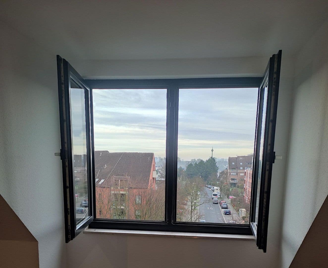 Prenájom bytu 2-izbový 80 m², Deutzer Straße 68, Neuss, Severné Porýnie - Westfálsko Prenájom bytu 2-izbový 80 m², Deutzer Straße 68, Neuss, Severné Porýnie - Westfálsko