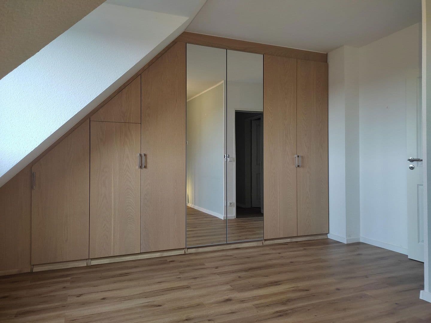 Prenájom bytu 2-izbový 80 m², Deutzer Straße 68, Neuss, Severné Porýnie - Westfálsko Prenájom bytu 2-izbový 80 m², Deutzer Straße 68, Neuss, Severné Porýnie - Westfálsko