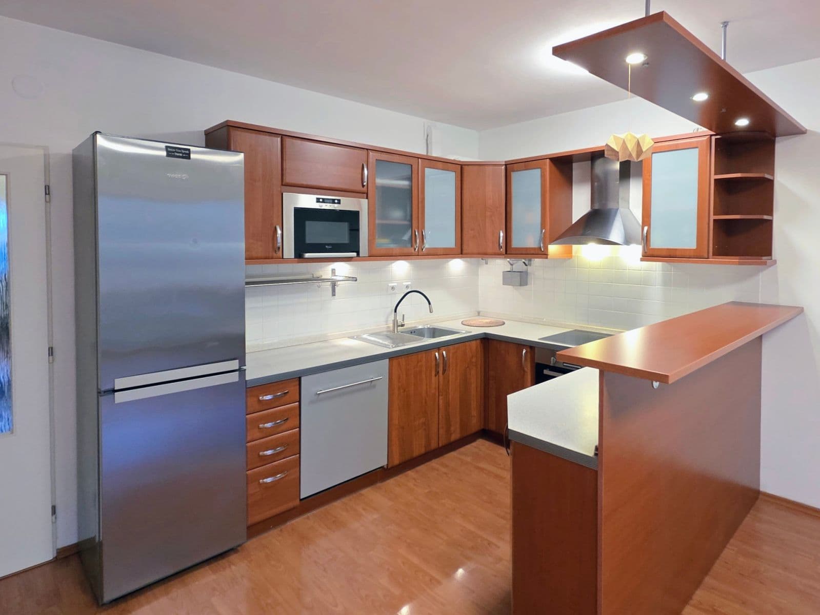 Prenájom bytu 3-izbový 75 m², Kloboučnická, Praha, Praha Prenájom bytu 3-izbový 75 m², Kloboučnická, Praha, Praha