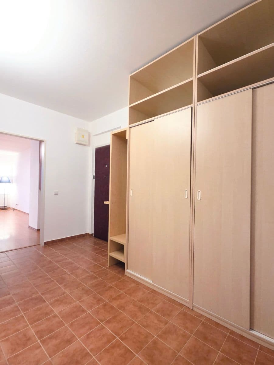 Prenájom bytu 3-izbový 75 m², Kloboučnická, Praha, Praha Prenájom bytu 3-izbový 75 m², Kloboučnická, Praha, Praha