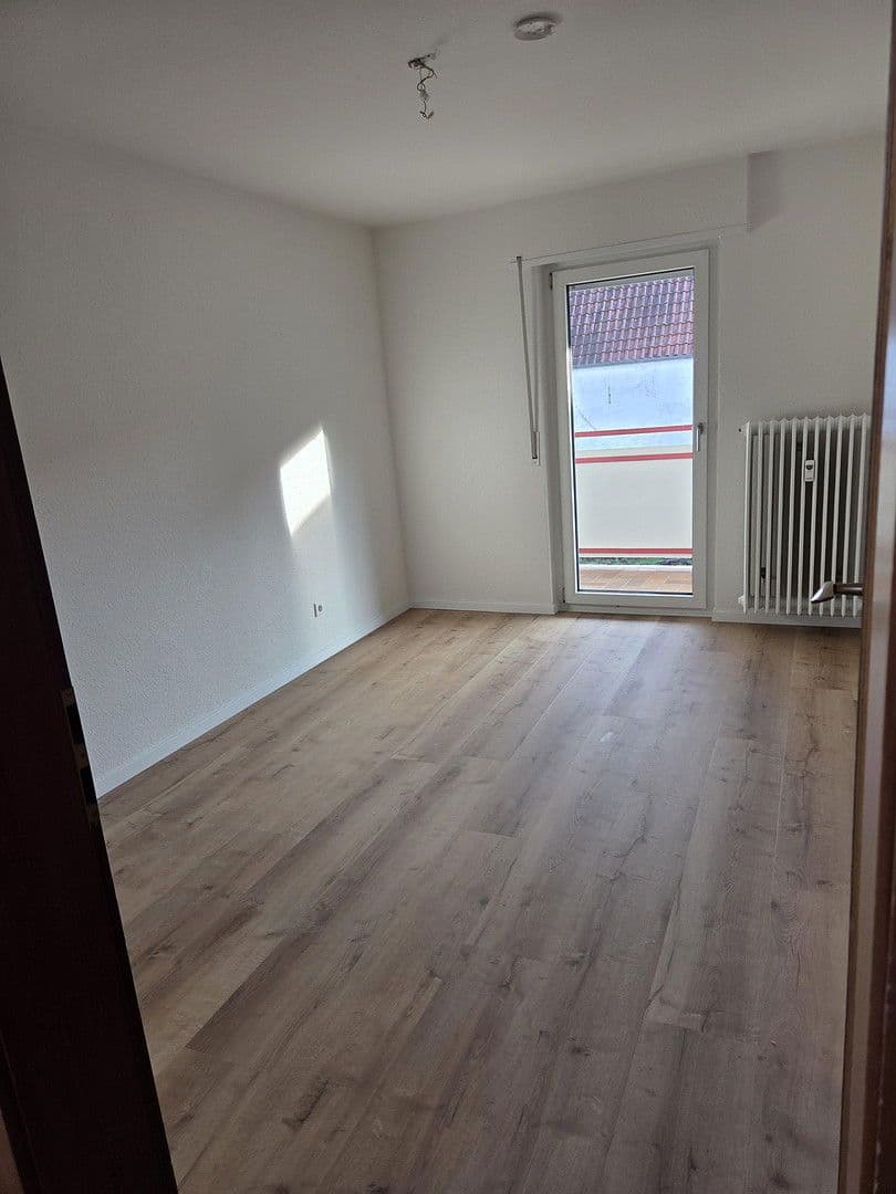 Prenájom bytu 4-izbový 125 m², Römerberg, Porýnie-Falcko Prenájom bytu 4-izbový 125 m², Römerberg, Porýnie-Falcko