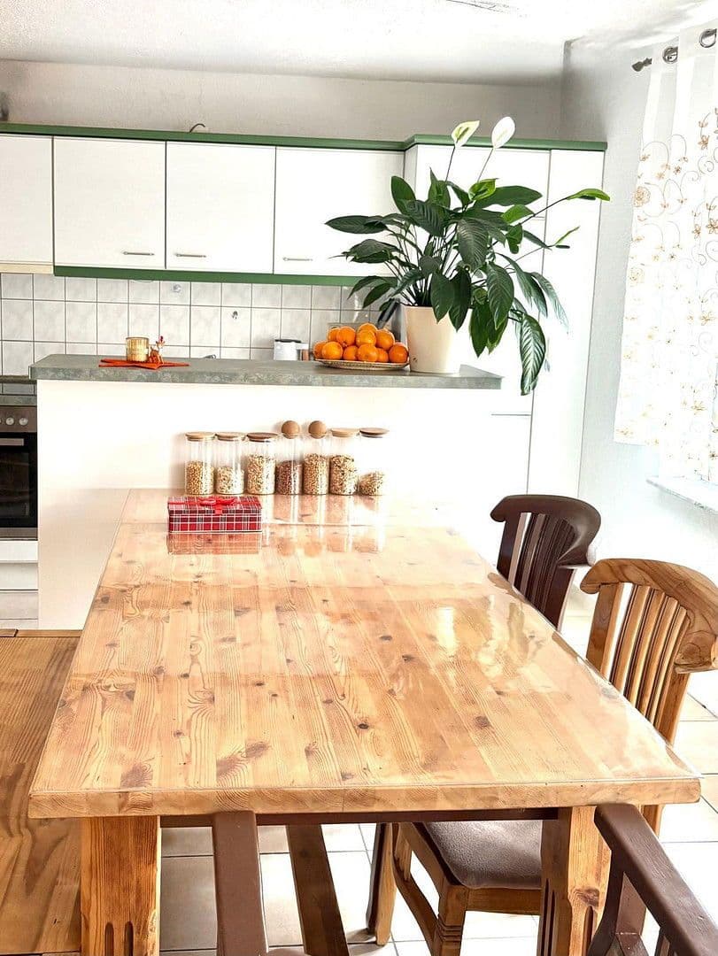 Predaj domu 1.040 m², pozemek 1.400 m², Hauptstraße 50, Bad Langensalza, Durínsko Predaj domu 1.040 m², pozemek 1.400 m², Hauptstraße 50, Bad Langensalza, Durínsko