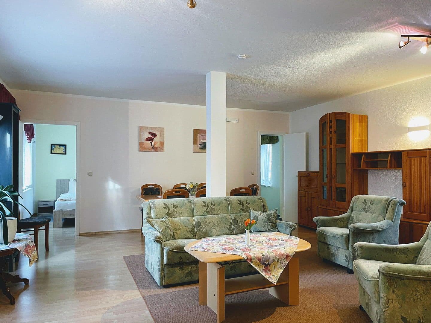 Predaj domu 1.040 m², pozemek 1.400 m², Hauptstraße 50, Bad Langensalza, Durínsko Predaj domu 1.040 m², pozemek 1.400 m², Hauptstraße 50, Bad Langensalza, Durínsko