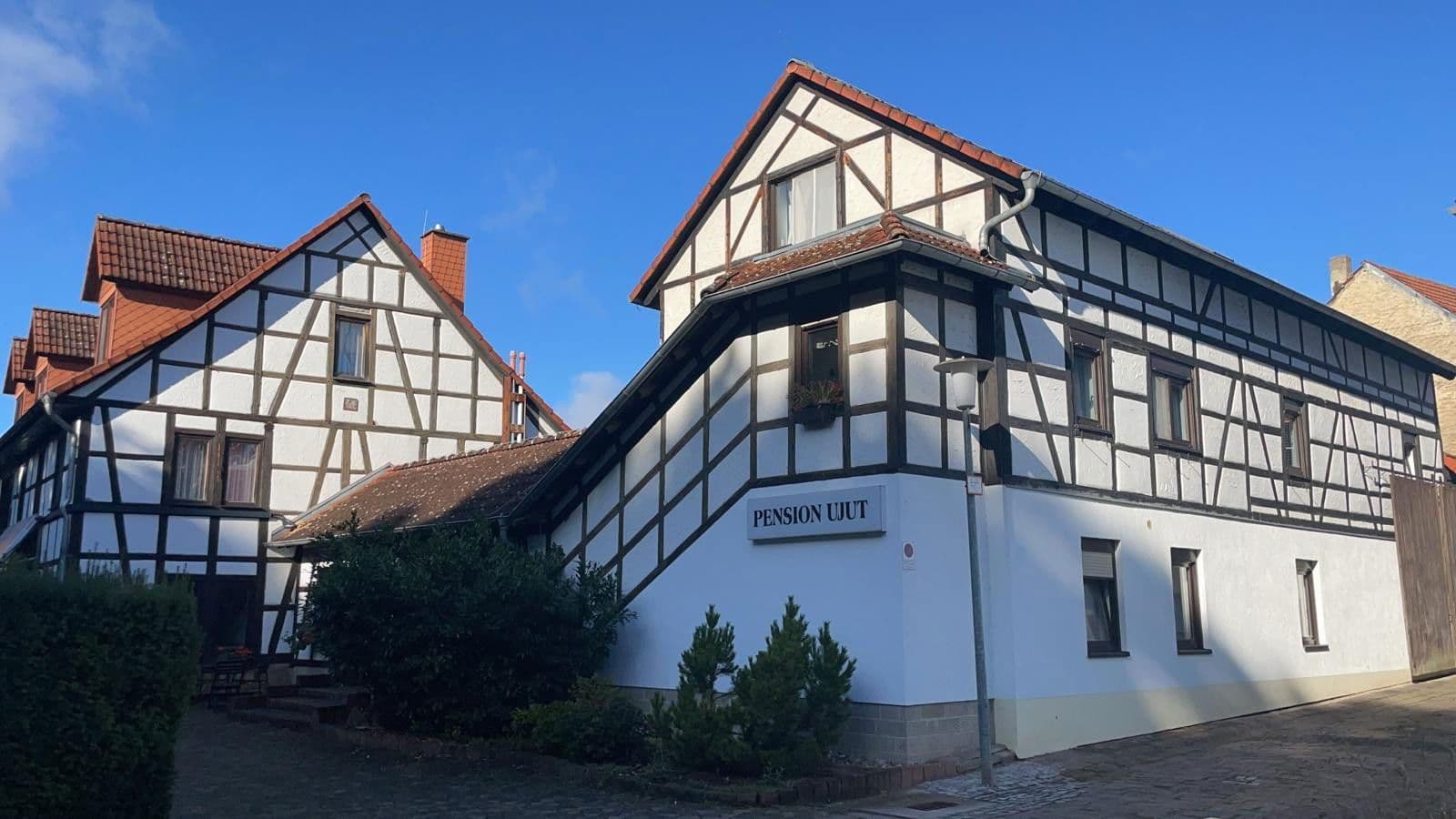 Predaj domu 1.040 m², pozemek 1.400 m², Hauptstraße 50, Bad Langensalza, Durínsko Predaj domu 1.040 m², pozemek 1.400 m², Hauptstraße 50, Bad Langensalza, Durínsko