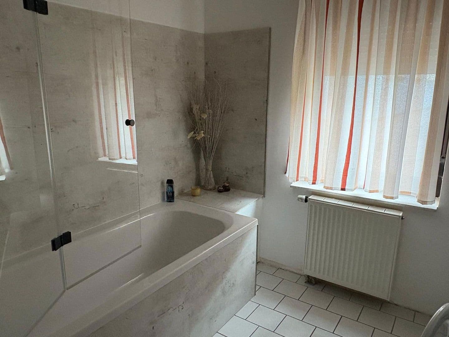 Predaj domu 1.040 m², pozemek 1.400 m², Hauptstraße 50, Bad Langensalza, Durínsko Predaj domu 1.040 m², pozemek 1.400 m², Hauptstraße 50, Bad Langensalza, Durínsko