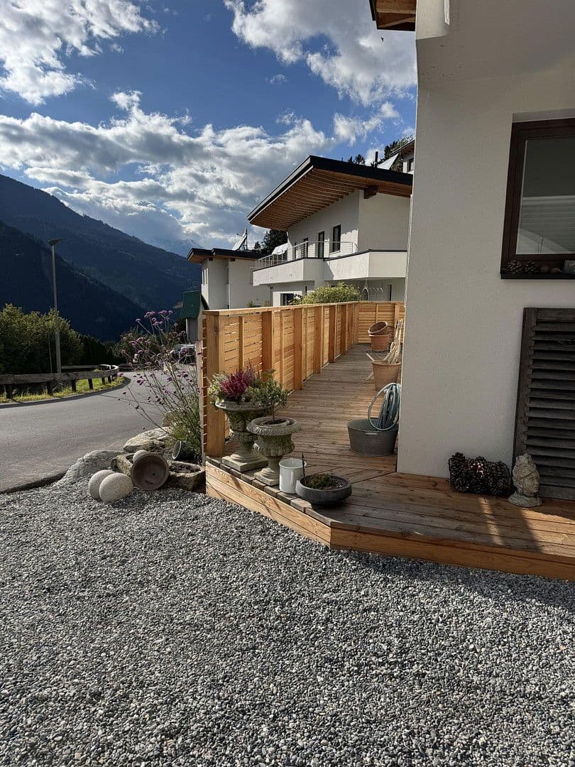 Predaj domu 128 m², pozemek 266 m², Fliess, Tirolsko Predaj domu 128 m², pozemek 266 m², Fliess, Tirolsko