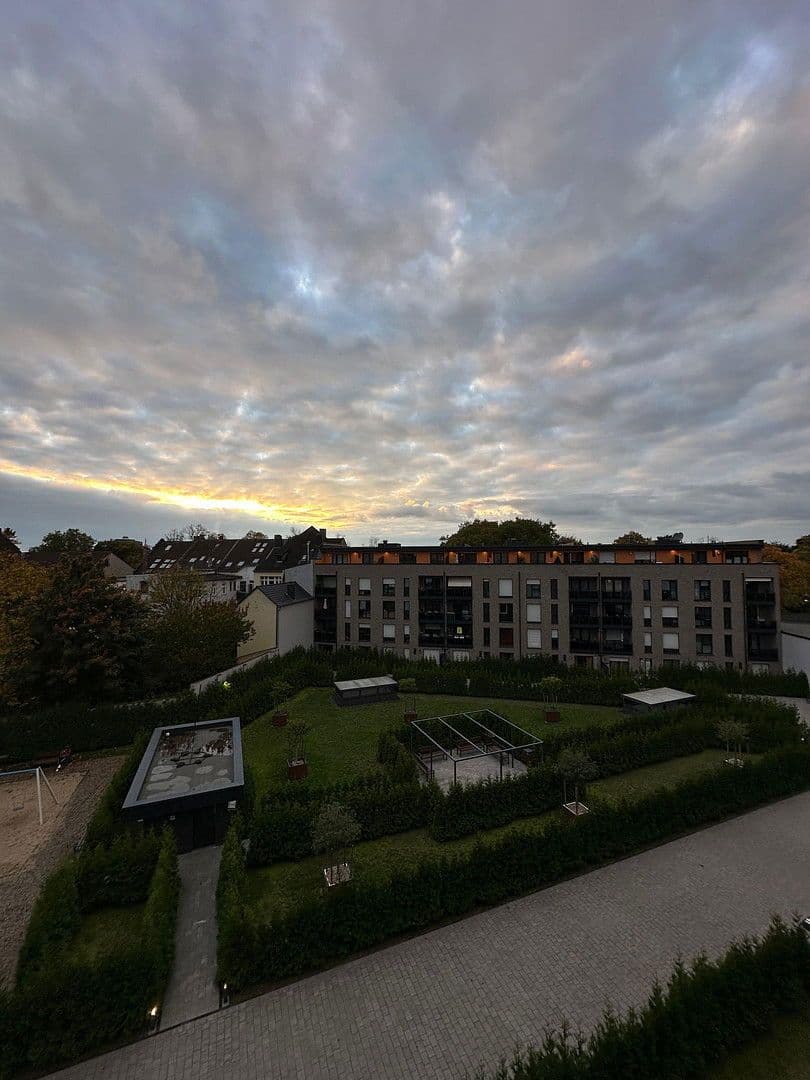 Prenájom bytu 4-izbový 132 m², Prinz-Ferdiand-Str. 144, Krefeld, Severné Porýnie - Westfálsko Prenájom bytu 4-izbový 132 m², Prinz-Ferdiand-Str. 144, Krefeld, Severné Porýnie - Westfálsko