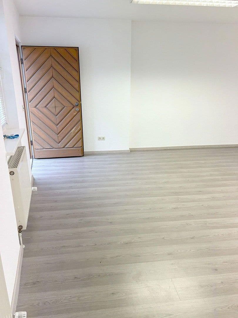 Prenájom kancelárie 43 m², Bad Wimpfen, Bádensko-Wurttembersko Prenájom kancelárie 43 m², Bad Wimpfen, Bádensko-Wurttembersko