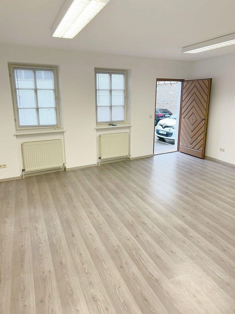 Prenájom kancelárie 43 m², Bad Wimpfen, Bádensko-Wurttembersko Prenájom kancelárie 43 m², Bad Wimpfen, Bádensko-Wurttembersko