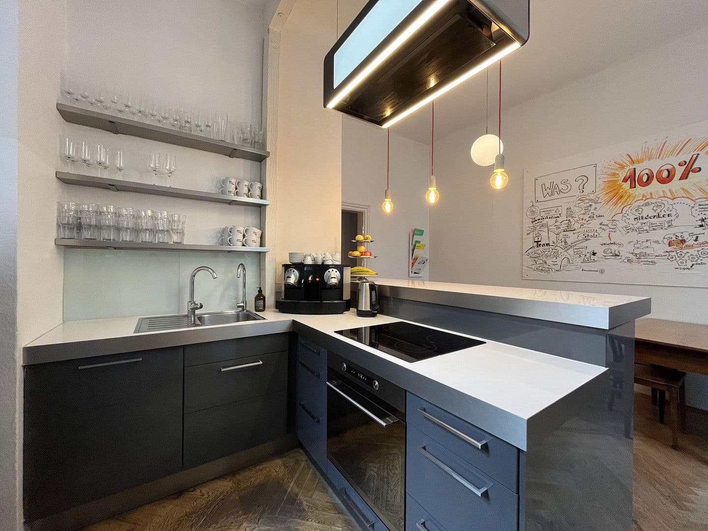 Prenájom kancelárie 21 m², Stuttgart, Bádensko-Wurttembersko Prenájom kancelárie 21 m², Stuttgart, Bádensko-Wurttembersko