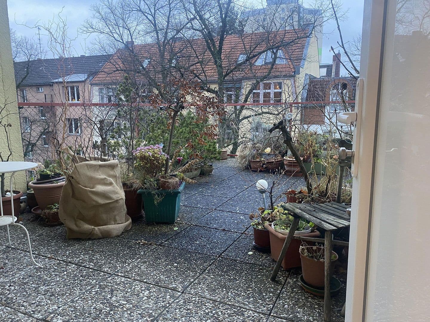 Prenájom bytu 1-izbový 30 m², Berlin, Berlín Prenájom bytu 1-izbový 30 m², Berlin, Berlín