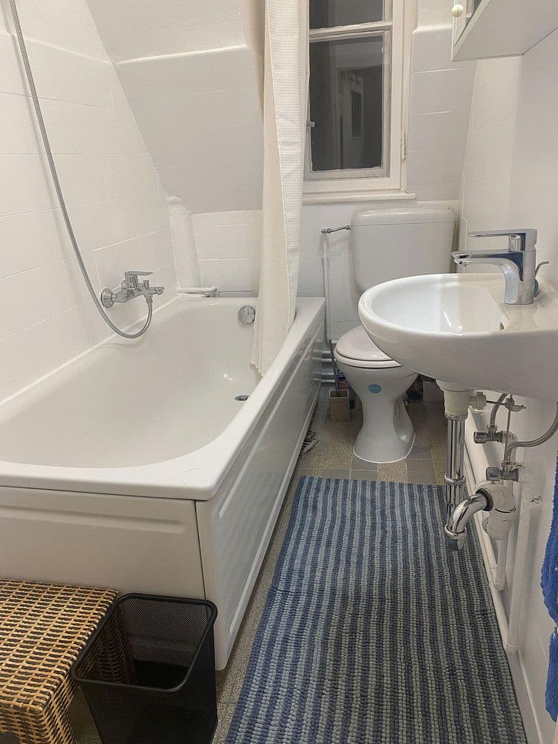 Prenájom bytu 1-izbový 30 m², Berlin, Berlín Prenájom bytu 1-izbový 30 m², Berlin, Berlín