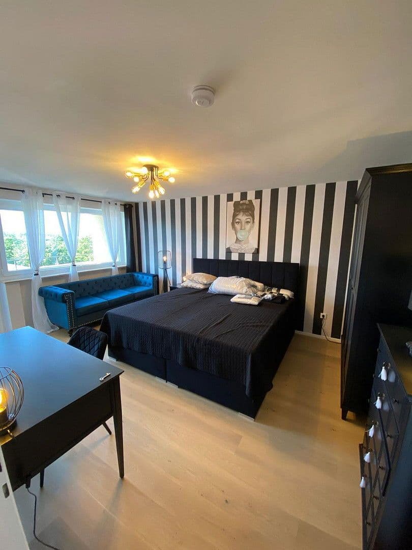 Prenájom bytu 20 m², Eduard-Spranger-Str. 24, München, Bavorsko Prenájom bytu 20 m², Eduard-Spranger-Str. 24, München, Bavorsko