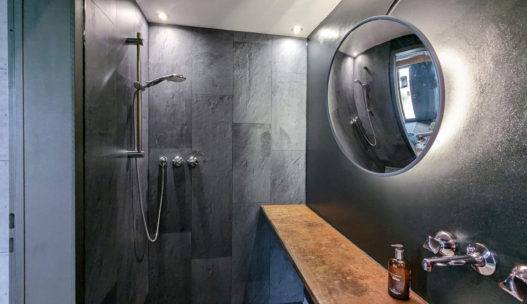 Predaj domu 389 m², pozemek 3.076 m², Daimlerstr. 14, Taunusstein, Hesensko Predaj domu 389 m², pozemek 3.076 m², Daimlerstr. 14, Taunusstein, Hesensko