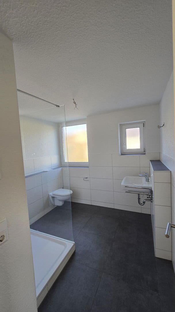 Prenájom bytu 4-izbový 68 m², Gemmingen, Bádensko-Wurttembersko Prenájom bytu 4-izbový 68 m², Gemmingen, Bádensko-Wurttembersko