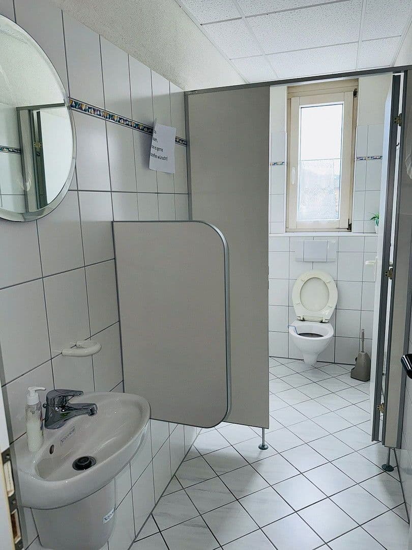 Prenájom kancelárie 30 m², Waldshut-Tiengen, Bádensko-Wurttembersko Prenájom kancelárie 30 m², Waldshut-Tiengen, Bádensko-Wurttembersko