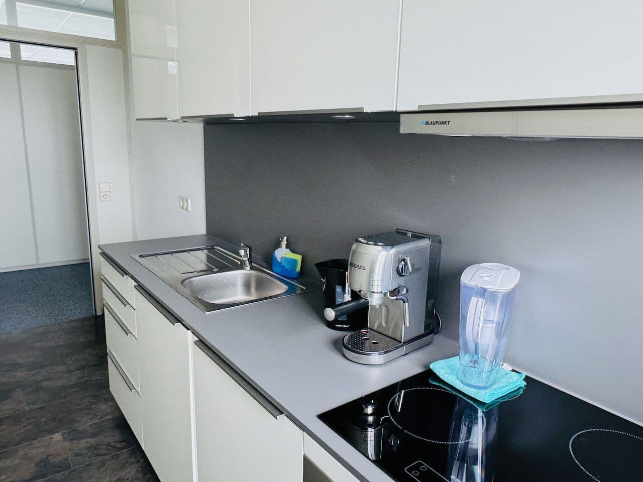 Prenájom kancelárie 30 m², Waldshut-Tiengen, Bádensko-Wurttembersko Prenájom kancelárie 30 m², Waldshut-Tiengen, Bádensko-Wurttembersko