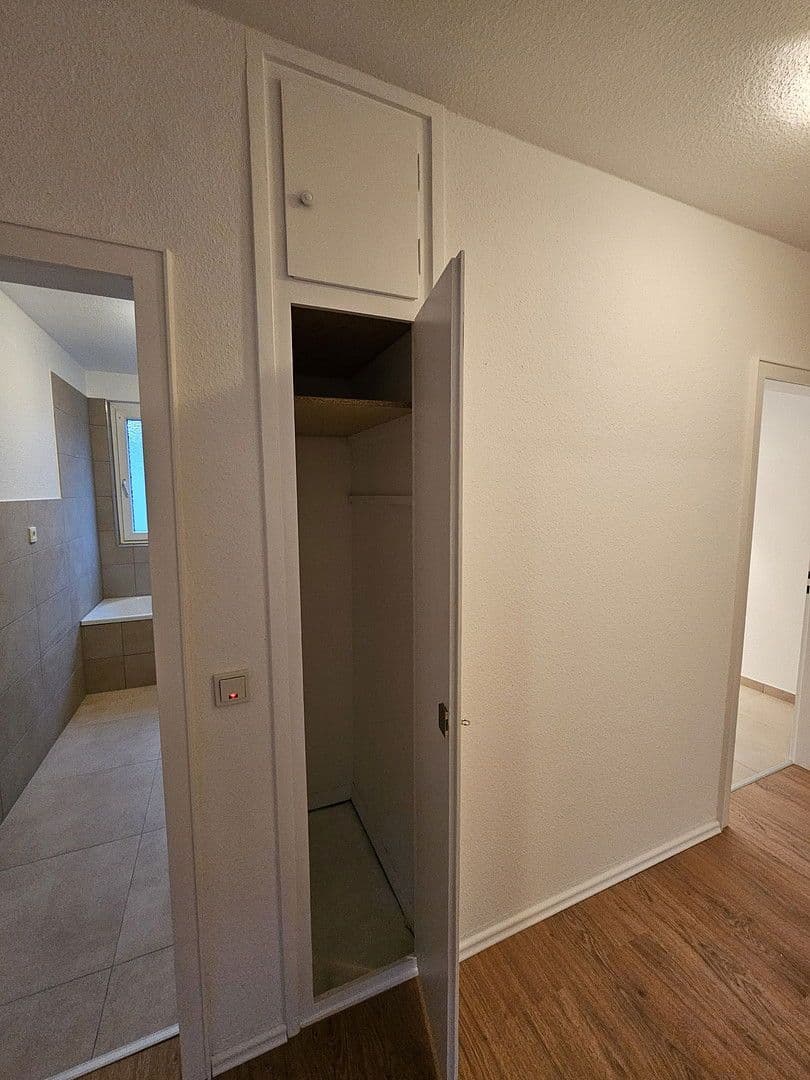 Prenájom bytu 3-izbový 78 m², Wiesbaden, Hesensko Prenájom bytu 3-izbový 78 m², Wiesbaden, Hesensko