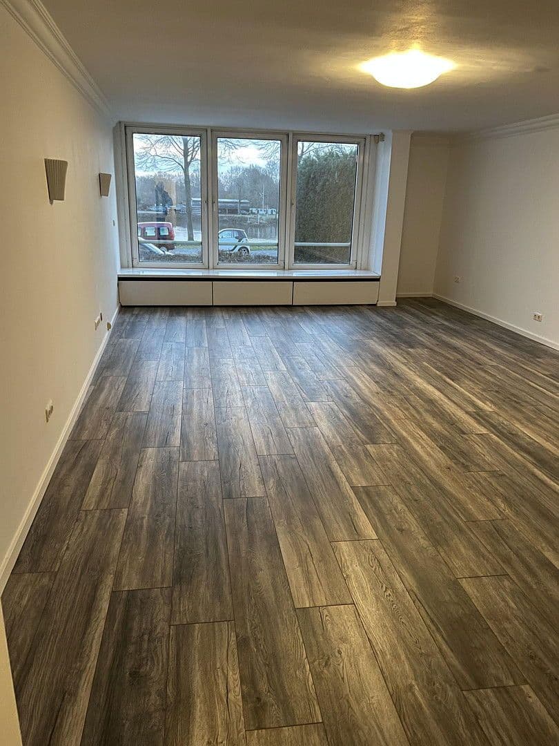 Prenájom bytu 3-izbový 114 m², Bremen, Brémy Prenájom bytu 3-izbový 114 m², Bremen, Brémy