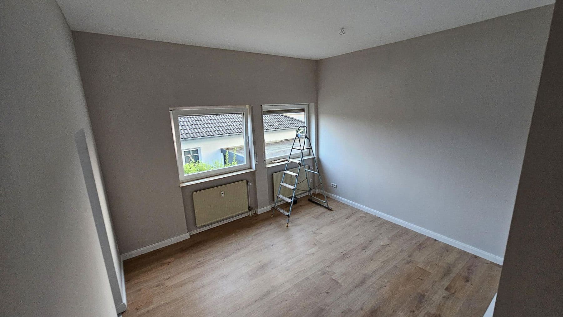 Prenájom bytu 4-izbový 118 m², Grävenwiesbach, Hesensko Prenájom bytu 4-izbový 118 m², Grävenwiesbach, Hesensko