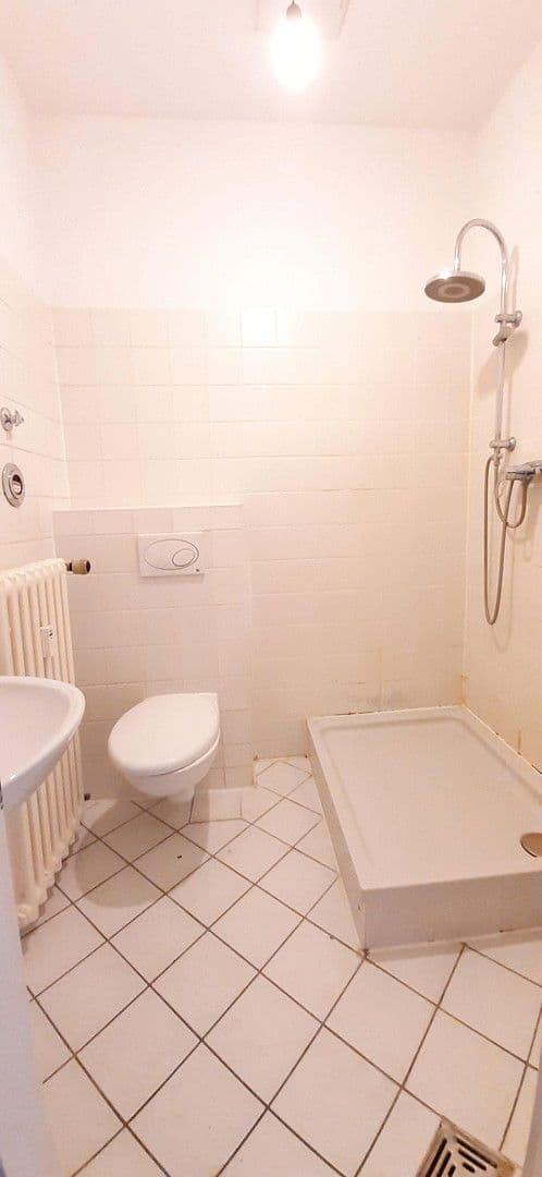 Prenájom bytu 3-izbový 68 m², Ringbahnstr. 27, Berlin, Berlín Prenájom bytu 3-izbový 68 m², Ringbahnstr. 27, Berlin, Berlín