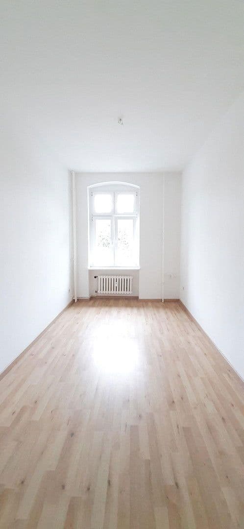 Prenájom bytu 3-izbový 68 m², Ringbahnstr. 27, Berlin, Berlín Prenájom bytu 3-izbový 68 m², Ringbahnstr. 27, Berlin, Berlín