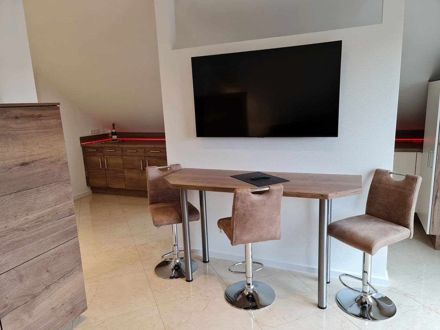 Prenájom bytu 3-izbový 75 m², Farmersteg 10, Hoppegarten, Brandenbursko Prenájom bytu 3-izbový 75 m², Farmersteg 10, Hoppegarten, Brandenbursko