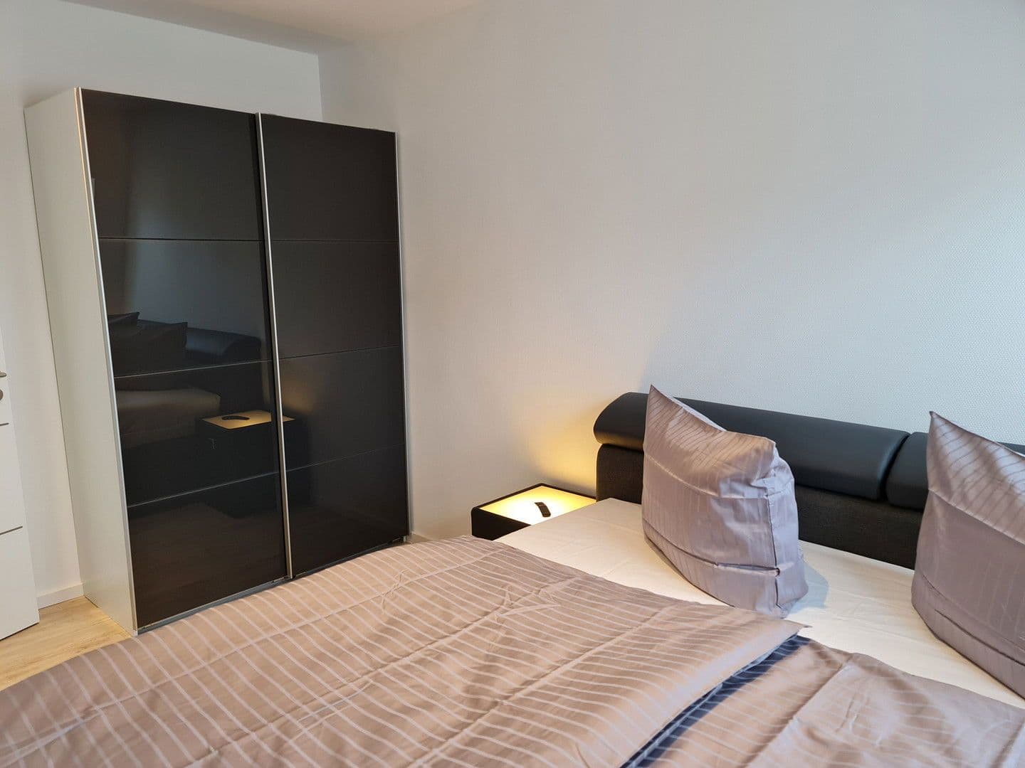 Prenájom bytu 3-izbový 75 m², Farmersteg 10, Hoppegarten, Brandenbursko Prenájom bytu 3-izbový 75 m², Farmersteg 10, Hoppegarten, Brandenbursko