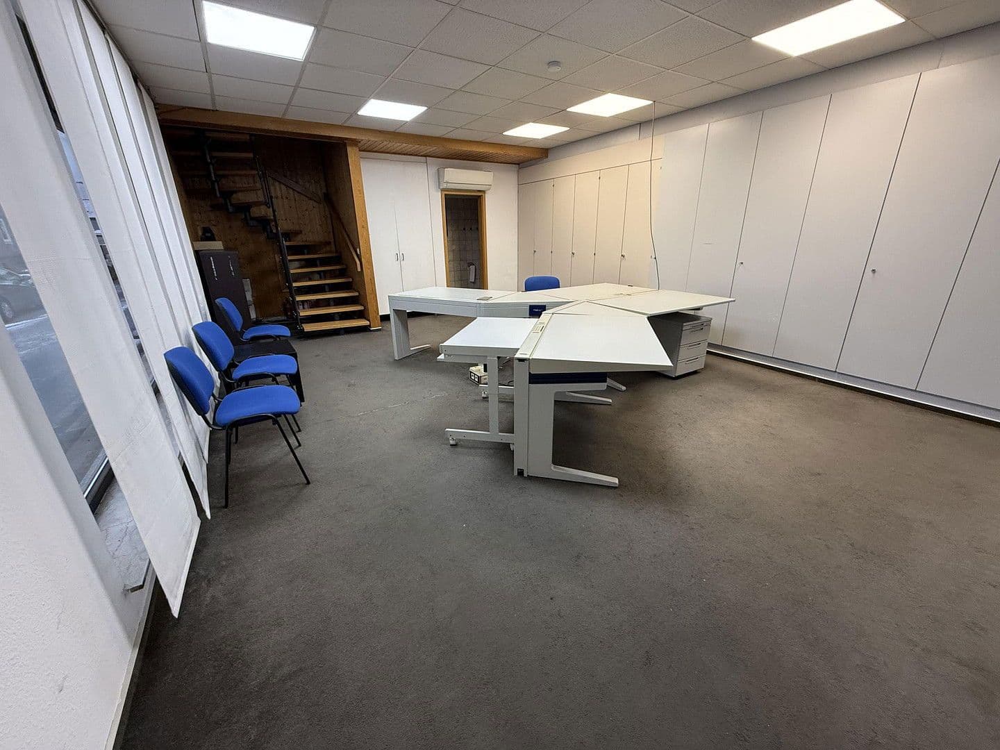 Prenájom kancelárie 90 m², Duisburg, Severné Porýnie - Westfálsko Prenájom kancelárie 90 m², Duisburg, Severné Porýnie - Westfálsko