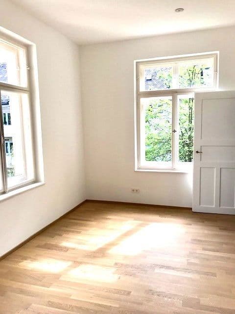 Prenájom bytu 3-izbový 93 m², München, Bavorsko Prenájom bytu 3-izbový 93 m², München, Bavorsko